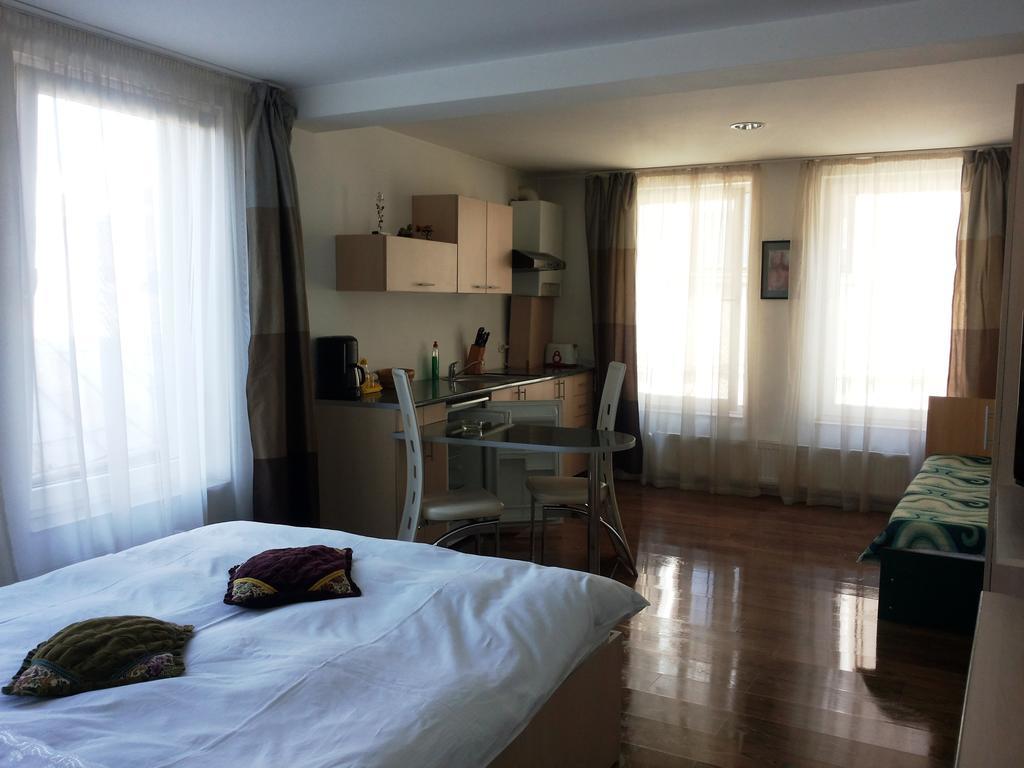 Lucas 10 Apartments Cluj-Napoca Quarto foto